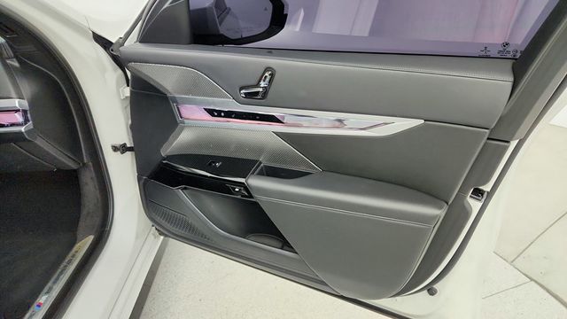 2023 BMW 7 Series 740i - 22942769 - 27