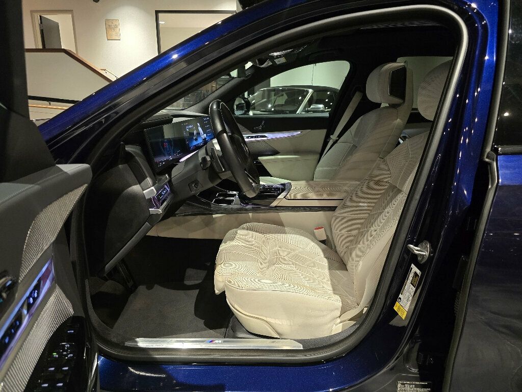 2023 BMW 7 Series 740i/MSport/ActiveDriveAssistPro/AdaptiveCruise/Bowers&Wilkins - 23075477 - 10