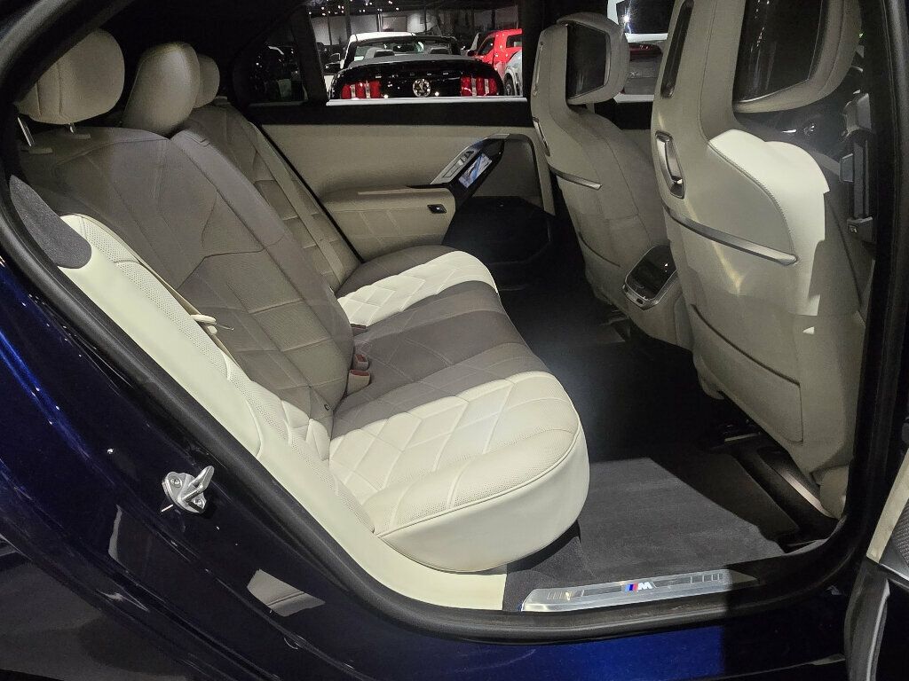 2023 BMW 7 Series 740i/MSport/ActiveDriveAssistPro/AdaptiveCruise/Bowers&Wilkins - 23075477 - 26