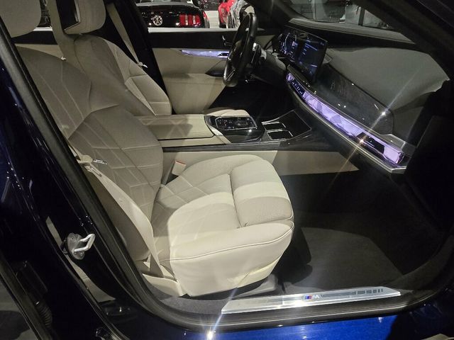 2023 BMW 7 Series 740i/MSport/ActiveDriveAssistPro/AdaptiveCruise/Bowers&Wilkins - 23075477 - 29