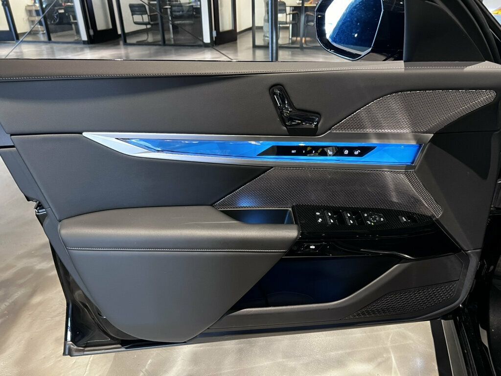 2023 BMW 7 Series 740i/MSportPkgPro/HtdSeats1st&2ndRow/SkyLounge/Bower&Wilkins - 23075478 - 9