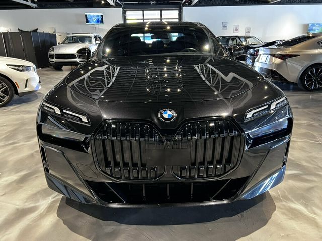 2023 BMW 7 Series 740i/MSportPkgPro/HtdSeats1st&2ndRow/SkyLounge/Bower&Wilkins - 23075478 - 1