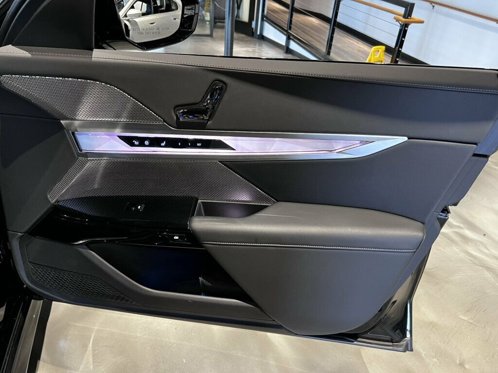 2023 BMW 7 Series 740i/MSportPkgPro/HtdSeats1st&2ndRow/SkyLounge/Bower&Wilkins - 23075478 - 25