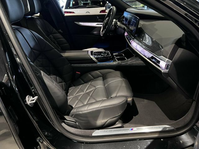 2023 BMW 7 Series 740i/MSportPkgPro/HtdSeats1st&2ndRow/SkyLounge/Bower&Wilkins - 23075478 - 26