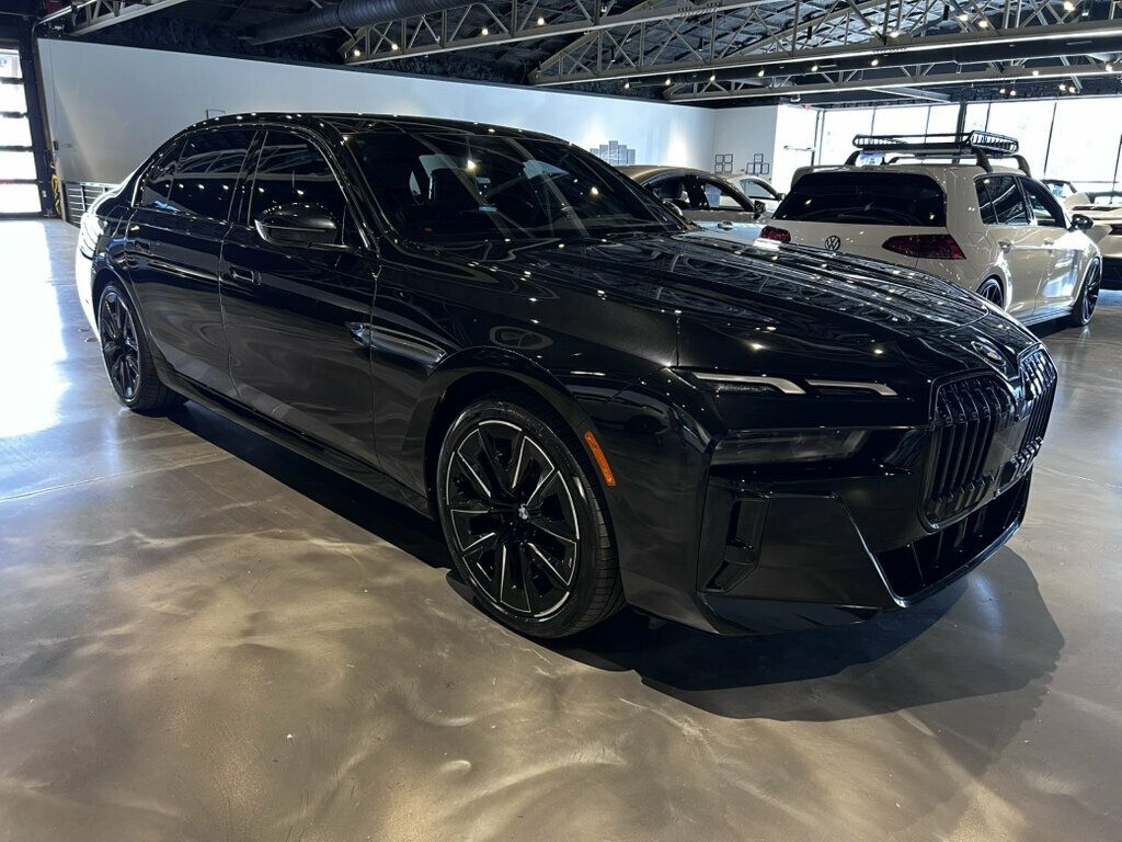 2023 BMW 7 Series 740i/MSportPkgPro/HtdSeats1st&2ndRow/SkyLounge/Bower&Wilkins - 23075478 - 2