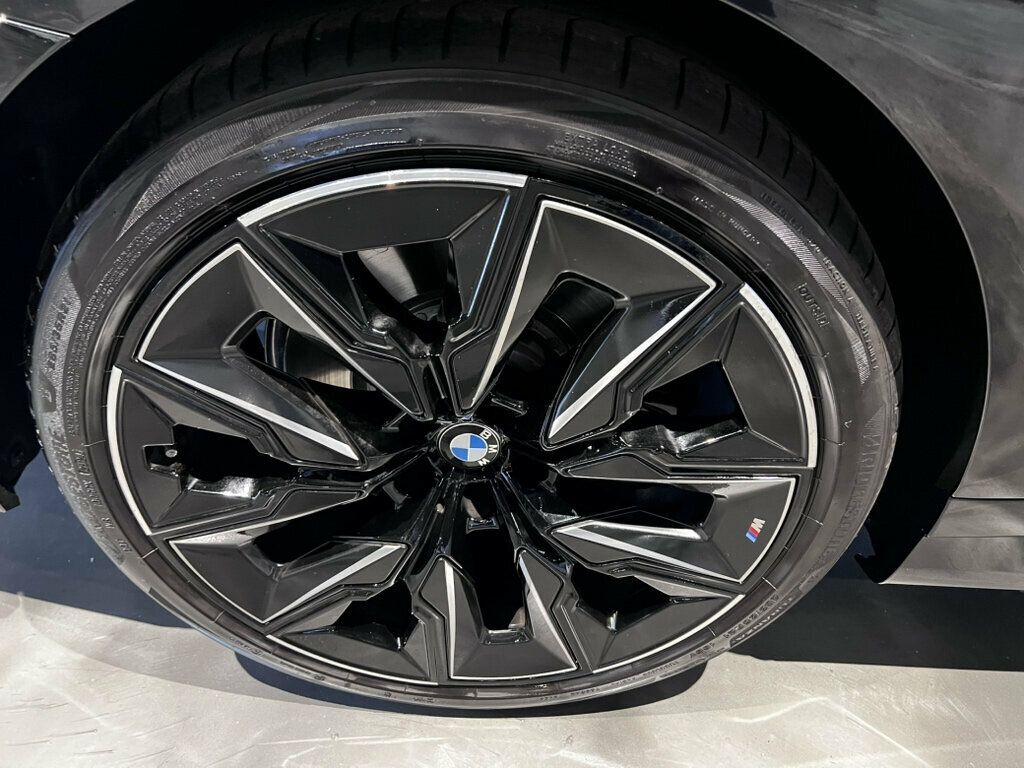 2023 BMW 7 Series 740i/MSportPkgPro/HtdSeats1st&2ndRow/SkyLounge/Bower&Wilkins - 23075478 - 31