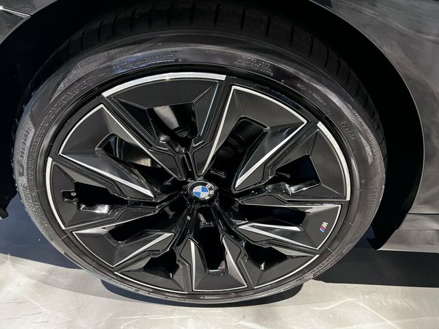 2023 BMW 7 Series 740i/MSportPkgPro/HtdSeats1st&2ndRow/SkyLounge/Bower&Wilkins - 23075478 - 31