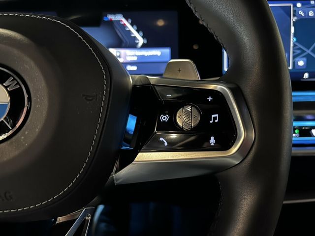 2023 BMW 7 Series 740i/MSportPkgPro/HtdSeats1st&2ndRow/SkyLounge/Bower&Wilkins - 23075478 - 38