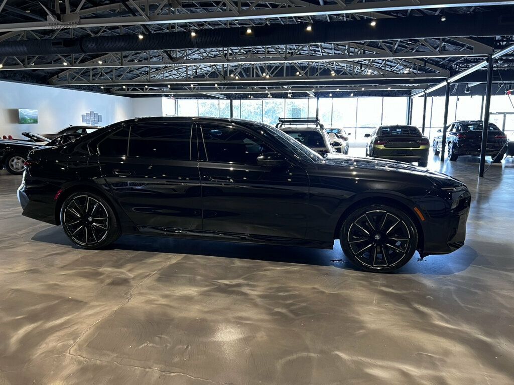 2023 BMW 7 Series 740i/MSportPkgPro/HtdSeats1st&2ndRow/SkyLounge/Bower&Wilkins - 23075478 - 3