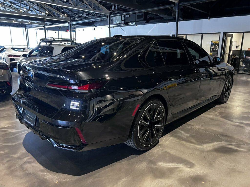 2023 BMW 7 Series 740i/MSportPkgPro/HtdSeats1st&2ndRow/SkyLounge/Bower&Wilkins - 23075478 - 4