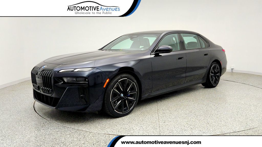 2023 BMW 7 Series 740i Sedan w/ 21’’ Wheels, M Sport Pro Pkg & Parking Assistance - 23035169 | Video 1