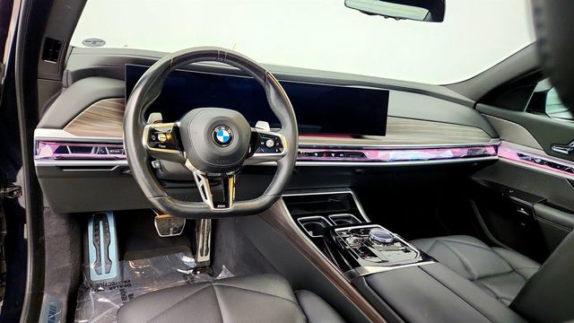 2023 BMW 7 Series 740i Sedan w/ 21’’ Wheels, M Sport Pro Pkg & Parking Assistance - 23035169 - 11