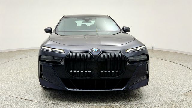 2023 BMW 7 Series 740i Sedan w/ 21’’ Wheels, M Sport Pro Pkg & Parking Assistance - 23035169 - 1