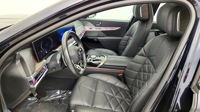 2023 BMW 7 Series 740i Sedan w/ 21’’ Wheels, M Sport Pro Pkg & Parking Assistance - 23035169 - 19