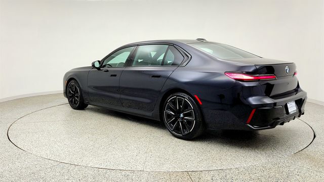 2023 BMW 7 Series 740i Sedan w/ 21’’ Wheels, M Sport Pro Pkg & Parking Assistance - 23035169 - 6