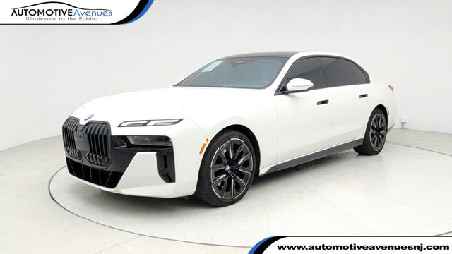 2023 BMW 7 Series 740i with Automatic Doors, 21'' Wheels & Parking Assistance Pkg - 22942769 - 0