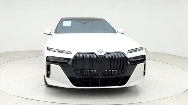 2023 BMW 7 Series 740i with Automatic Doors, 21'' Wheels & Parking Assistance Pkg - 22942769 - 1
