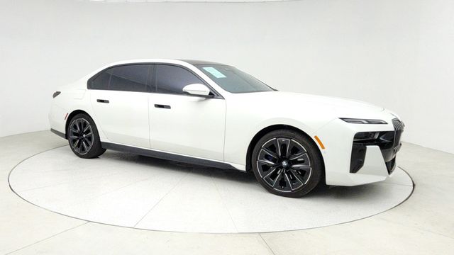 2023 BMW 7 Series 740i with Automatic Doors, 21'' Wheels & Parking Assistance Pkg - 22942769 - 2
