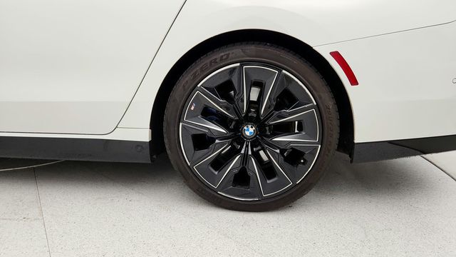 2023 BMW 7 Series 740i with Automatic Doors, 21'' Wheels & Parking Assistance Pkg - 22942769 - 8