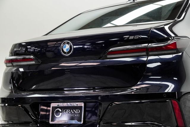 2023 BMW 7 Series 760i xDrive - 23026361 - 12