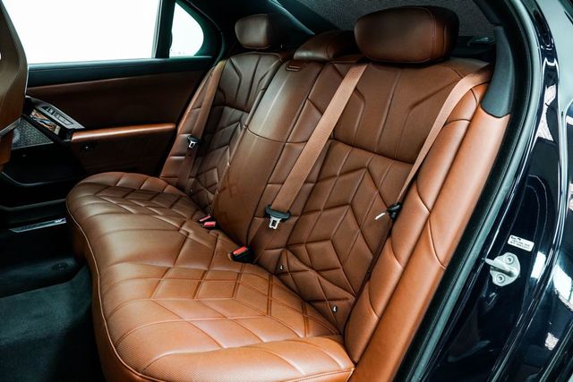 2023 BMW 7 Series 760i xDrive - 23026361 - 16