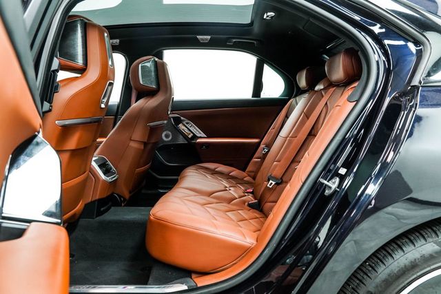 2023 BMW 7 Series 760i xDrive - 23026361 - 17