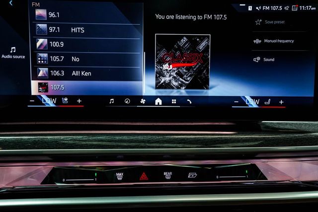 2023 BMW 7 Series 760i xDrive - 23026361 - 32