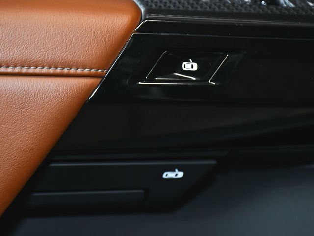 2023 BMW 7 Series 760i xDrive - 23011159 - 11