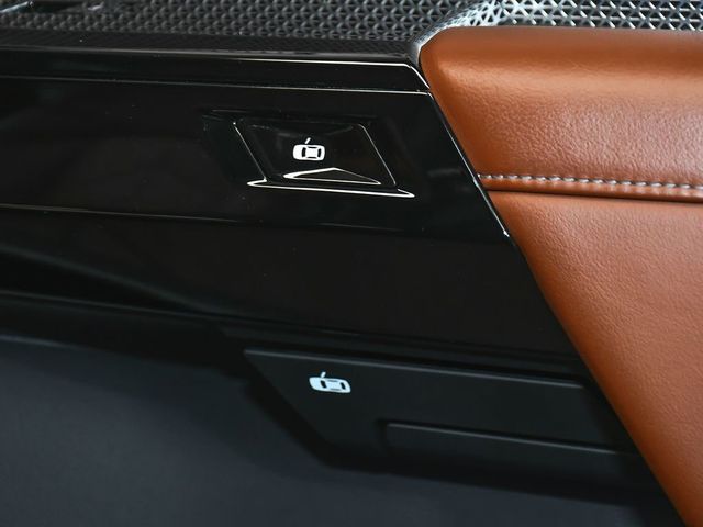 2023 BMW 7 Series 760i xDrive - 23011159 - 22