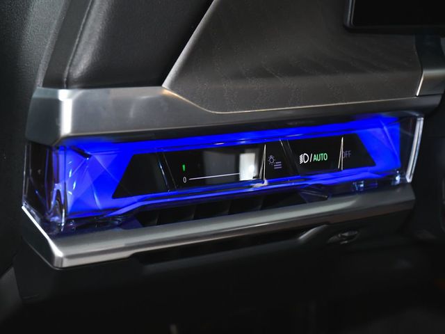 2023 BMW 7 Series 760i xDrive - 23011159 - 26