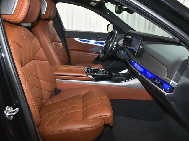 2023 BMW 7 Series 760i xDrive - 23011159 - 64