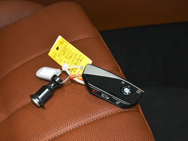 2023 BMW 7 Series 760i xDrive - 23011159 - 68