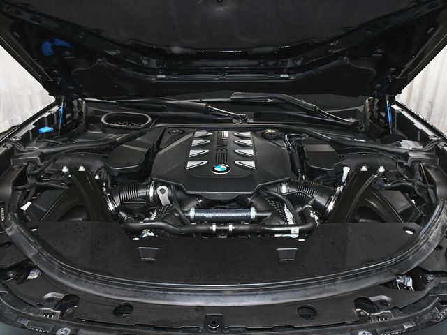 2023 BMW 7 Series 760i xDrive - 23011159 - 72