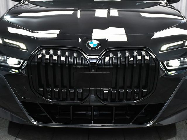 2023 BMW 7 Series 760i xDrive - 23011159 - 76