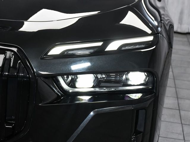 2023 BMW 7 Series 760i xDrive - 23011159 - 77