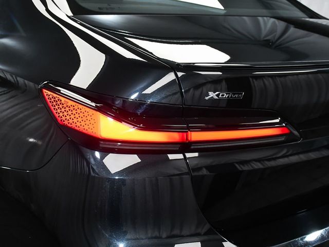 2023 BMW 7 Series 760i xDrive - 23011159 - 82