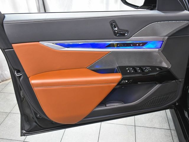 2023 BMW 7 Series 760i xDrive - 23011159 - 8