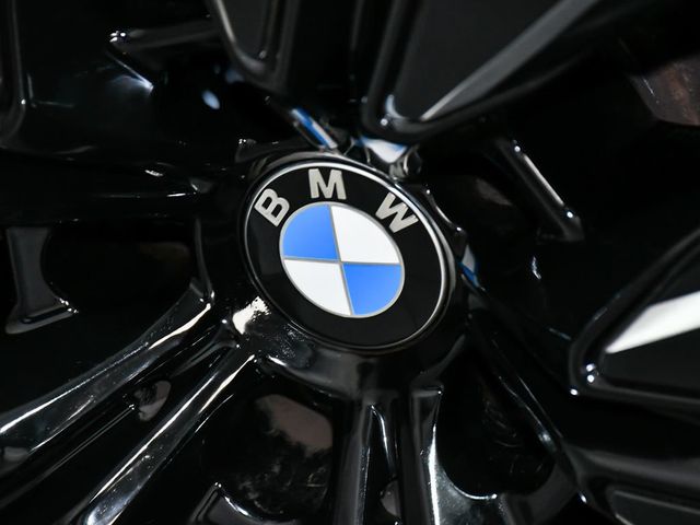 2023 BMW 7 Series 760i xDrive - 23011159 - 90