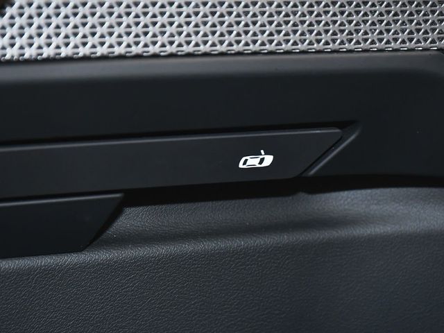 2023 BMW 7 Series 760i xDrive - 23011172 - 17