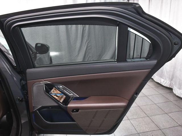 2023 BMW 7 Series 760i xDrive - 23011172 - 18
