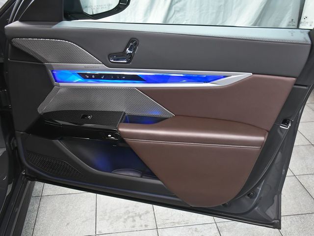 2023 BMW 7 Series 760i xDrive - 23011172 - 20