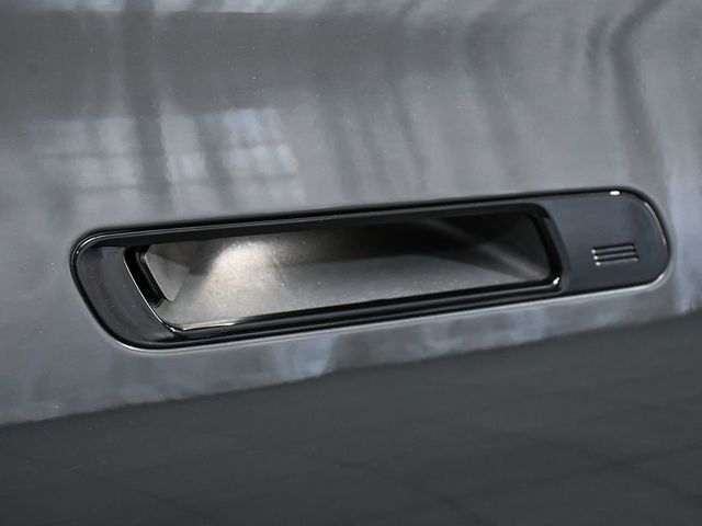 2023 BMW 7 Series 760i xDrive - 23011172 - 24