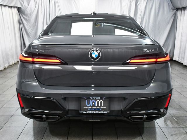 2023 BMW 7 Series 760i xDrive - 23011172 - 4