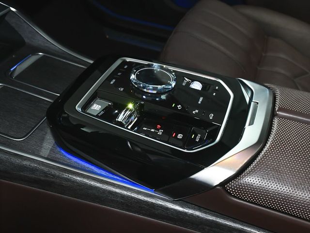 2023 BMW 7 Series 760i xDrive - 23011172 - 51