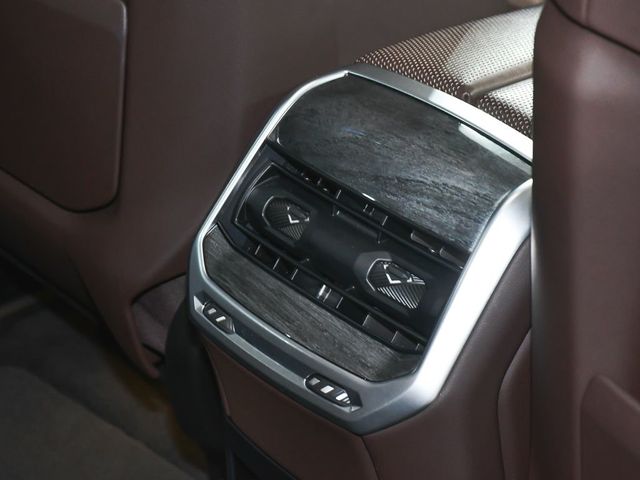 2023 BMW 7 Series 760i xDrive - 23011172 - 60