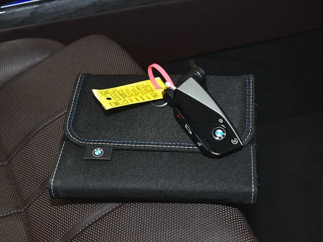 2023 BMW 7 Series 760i xDrive - 23011172 - 68