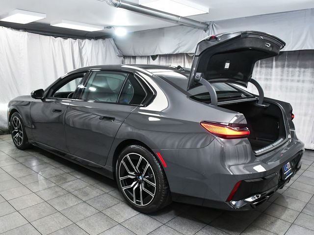 2023 BMW 7 Series 760i xDrive - 23011172 - 70