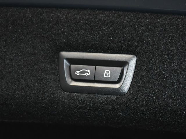 2023 BMW 7 Series 760i xDrive - 23011172 - 71