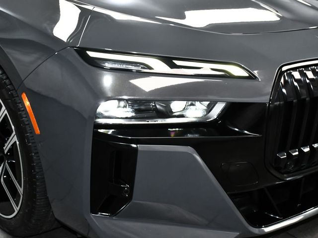 2023 BMW 7 Series 760i xDrive - 23011172 - 77