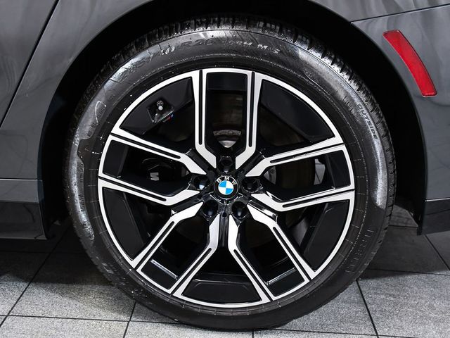 2023 BMW 7 Series 760i xDrive - 23011172 - 7